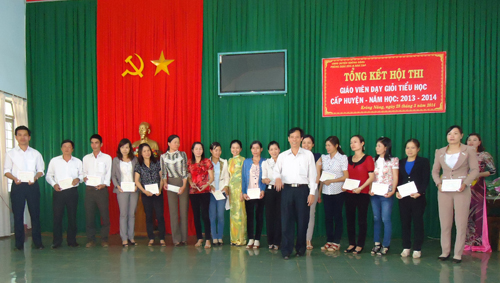 Huyện krông năng tổ chức hội thi giáo viên dạy giỏi cấp tiểu học năm học 2013 - 2014